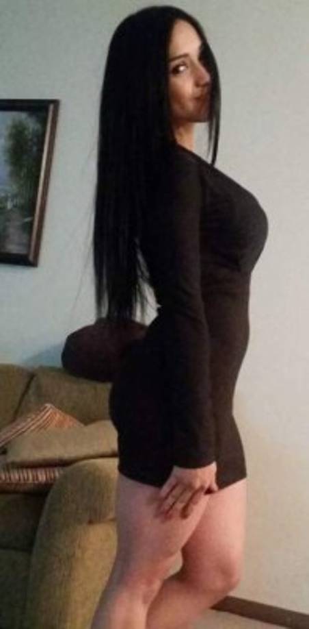 Mabiza residente en Estados Unidos, fue ssnación en el modelaje de Honduras. La chica es aficionada al Real España.