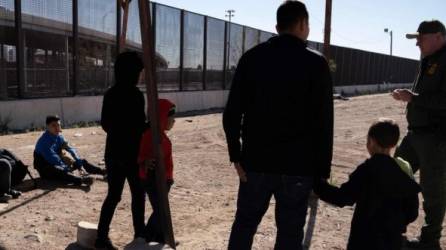 EEUU comenzó a denegar asilo a inmigrantes en frontera.