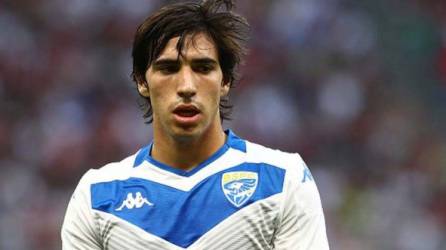 Sandro Tonali cuenta con 20 años de edad y el Barcelona le ha seguido los pasos.