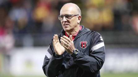 Fabián Coito es el director técnico del Alajuelense.