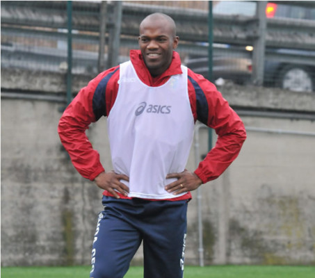 David Suazo ya suda la camisa del Génova