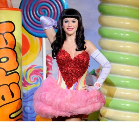 Katy Perry supera su ruptura con John Mayer mediante hipnoterapia.