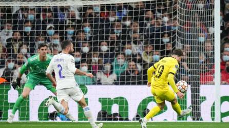 Momento del derechazo de Mason Mount que se fue al fondo de las redes. Foto Twitter Liga de Campeones de Europa.