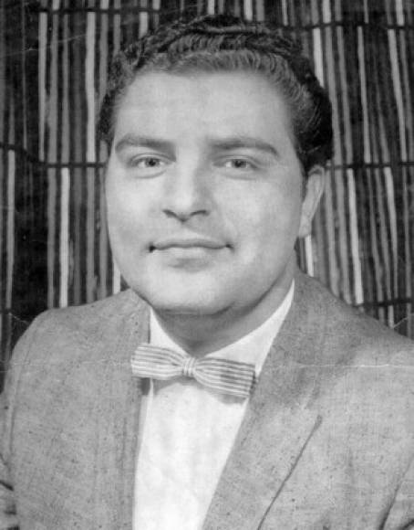 La relación de Don Francisco con Canal 13 comenzó en 1962. En ese mismo año comenzó a transmitirse Show Dominical y Sábado Gigante, el espacio más longevo en la historia de la televisión chilena.