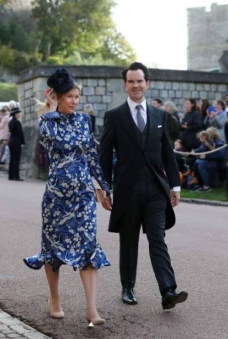 El comediante británico Jimmy Carr llegó con Karoline Copping al castillo de Windsor.