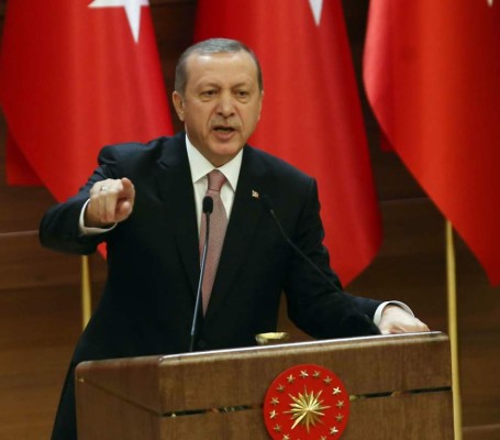 Presidente turco acusa a Putin de mentiroso y calumniador