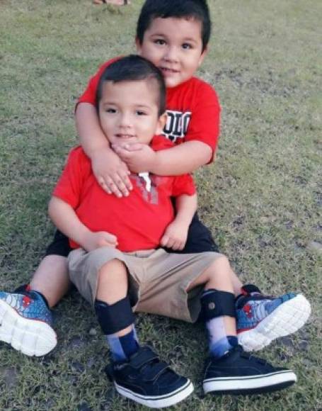 Estos hermanitos son Joshua y Jacob Reyes. Envían saludos desde la zona sur del país