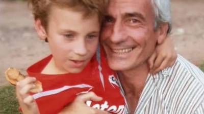 La muerte del youtuber argentino Gaspar Prim Díaz, conocido como Gaspi, continúa generando conmoción entre sus seguidores. A días del accidente aéreo ocurrido en Río de Janeiro, su padre, Ricardo Héctor Prim, sorprendió al asegurar públicamente que no cree que el choque de helicópteros que le arrebató la vida a su hijo haya sido un accidente: “Para mí fue un atentado”.