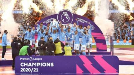 Manchester City celebró por todo lo alto la obtención de la Premier League. Foto AFP.