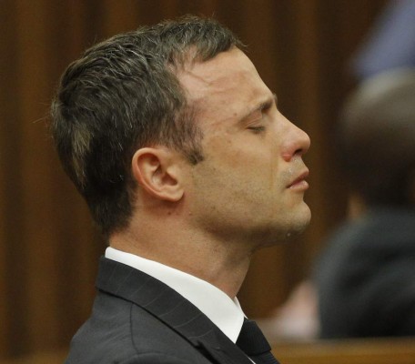 Pistorius no planeó la muerte a tiros de Reeva Steenkamp: Jueza