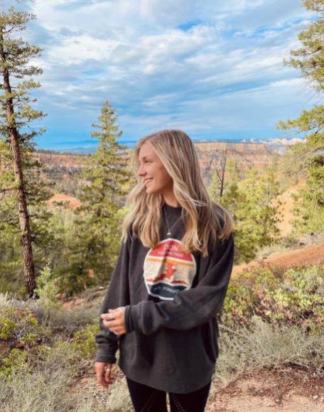 La joven realizó su última publicación en redes sociales el pasado 25 de agosto, durante una visita al Monarch Wall en Ogden, Utah, con la leyenda ‘Feliz Halloween’.