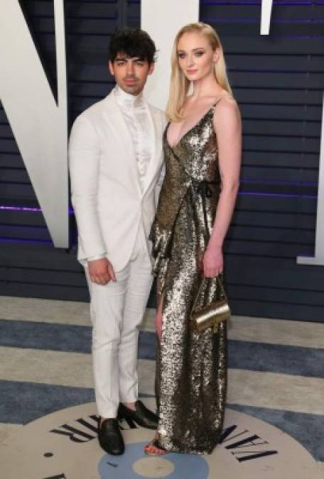 En el plano sentimental Joe Jonas se encuentra comprometido con la actriz Sophie Turner, famosa por su rol en la serie de HBO 'Game of Thrones'.<br/><br/>La pareja se comprometió a finales de 2017, después de un año de noviazgo.<br/><br/>Se espera que Jonas y Turner celebren su boda este verano de 2019.<br/><br/>