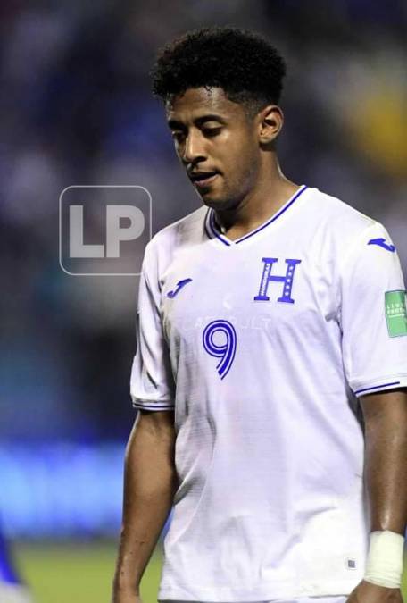 ‘Choco‘ Lozano no pudo hacer nada para evitar otra derrota de Honduras.