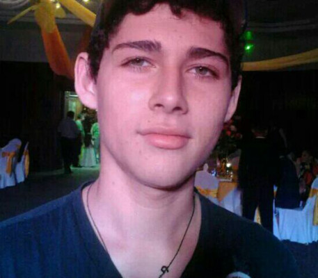 Acribillan a un joven al salir de una disco