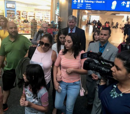 Esposa de veterano y madre de dos hijas estadounidenses es deportada a México