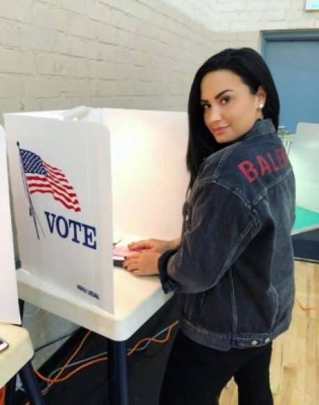 La cantante publicó su primera foto tras la sobredosis en noviembre de 2018, para instar a los jóvenes a votar en las internas de EEUU.
