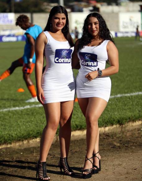 Así se transformaron las dos guapas edecanes en el estadio Marcelo Tinoco de Danlí.