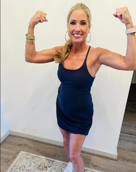 Tras acudir a un centro médico, su diagnóstico no fue nada alentador, ya que le detectaron neumonía doble causada por la bacteria Streptococcus, la cual es conocida por provocar infecciones de garganta. 