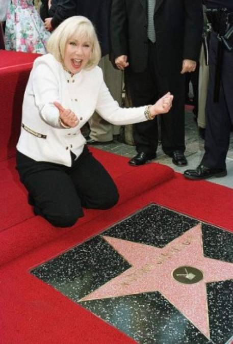 La periodista fue la primera personalidad de televisión latina en recibir una estrella en el Paseo de la Fama de Hollywood.