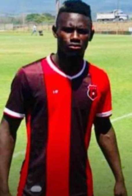 Osman Crisanto: Extremo hondureño de 18 años de edad que fichó por el Alajuelense de Costa Rica. Es originario de Sambo Creek y fue formado por la Academia Leones de San Pedro Sula.