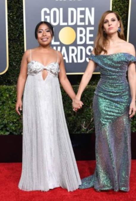 En este estilo de Yalitza Aparicio (i) hay opiniones divididas, algunos alegan que el vestido no estuvo a la altura de la ocasión. Claro, esto quita todos los méritos que la actriz se ha ganado con su interpretación en ROMA.