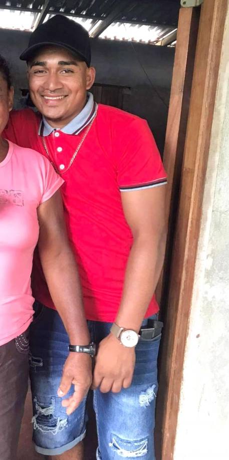 Los parientes de Walter Martínez, quienes ayer llegaron a la morgue a reclamar su cuerpo, dijeron que no era delincuente y manifestaron que trabajaba en el área de la construcción y también en las plantaciones palma africana.