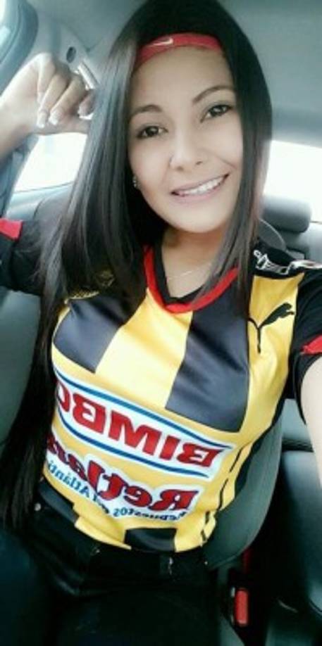 La chica siempre ha sido Real España y ahora más que nunca.