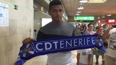 Esta es la primera imagen del atacante hondureño a su llegada a Tenerife.