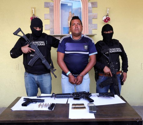 Con fusil de guerra cae pandillero en Tegucigalpa