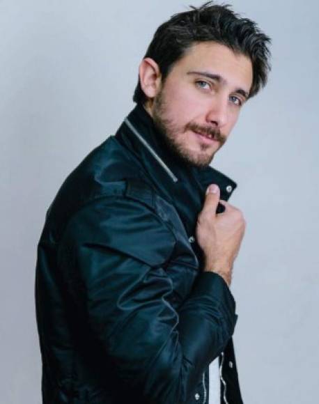 Emiliano Zurita, de 25 años, tuvo su debut en televisión en octubre de 2018 en la quinta temporada de 'Señora Acero' de la cadena Telemundo, donde interpretó a Felipe, el hijo de Josefina Aguilar y el Gallo Quintanilla.
