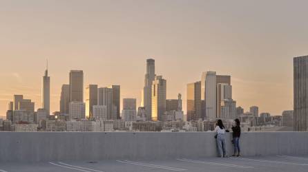 La población de California podría estancarse durante los próximos 40 años. El horizonte del centro de LA.