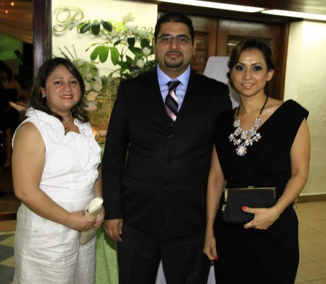 Felicidades a Karla Hernández y Roger Maltez
