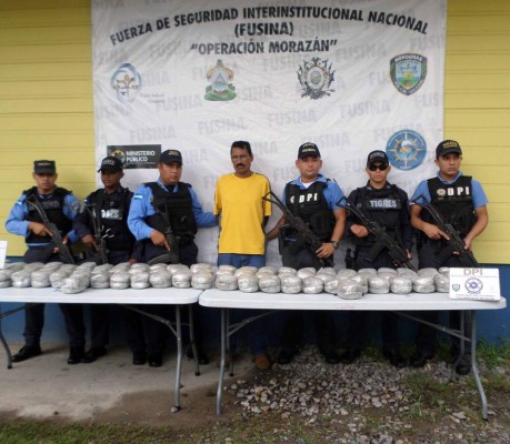 Lo capturan cuando llevaba marihuana entre plátanos