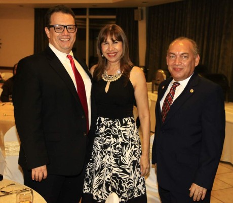 Honor y velada rotaria en Honduras