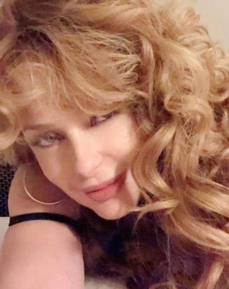 En la actualidad la hermosa actriz tiene 48 años de edad y gracias a las fotos que publica en su cuenta de Instagram podemos ver cómo luce hoy. Joana tiene más de 52 mil seguidores en la red social.