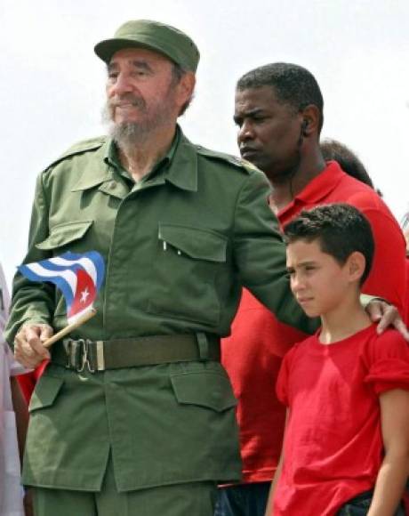 El líder cubano Fidel Castro se involucró personalmente en lo que en otras circunstancias y países hubiera sido solo una disputa familiar sobre la custodia de un niño cuya madre se lo llevó de su país sin permiso del padre, que quería recuperarlo y criarlo con él en Cuba.