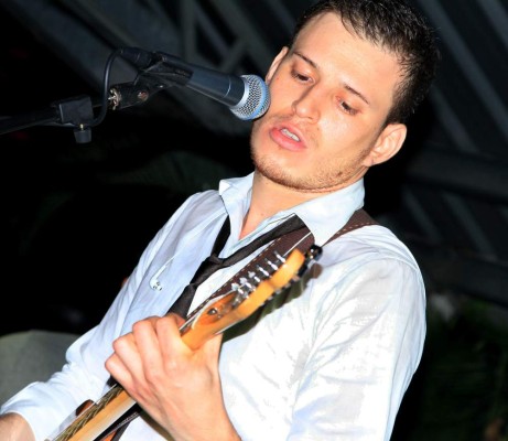 Sampedranos rinden tributo a Gustavo Cerati