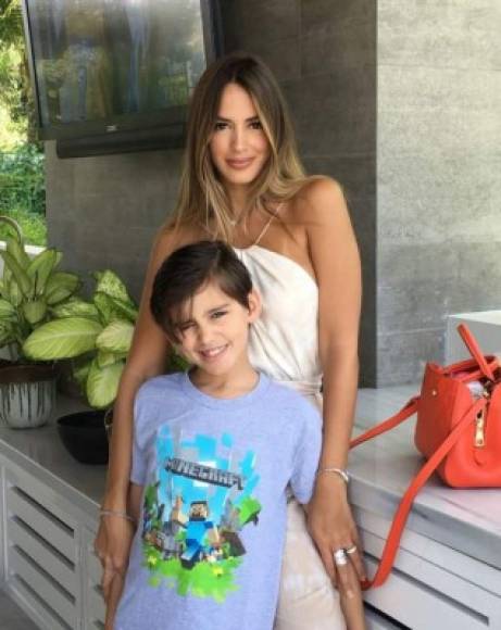 Por su parte Shannon de Lima es madre de un niño producto de su relación anterior con el actor, Manuel Sosa, mucho antes de su matrimonio con Marc Anthony.