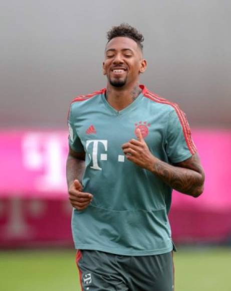 El presidente del Bayern Múnich, Uli Hoeness, ha señalado que Jerome Boateng no entra en los planes del club. 'Como amigo le aconsejo que se vaya, necesita una nueva oportunidad'.