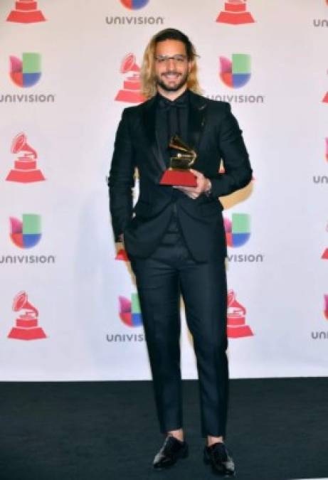 Para 2018, el artista publicó 'F.A.M.E.', su tercer álbum de estudio. <br/><br/>Por dicho trabajo ganó su primer Latin Grammy en la categoría de 'Mejor Álbum Vocal Pop Contemporáneo' a finales de ese año.<br/><br/>Para entonces la metamorfosis de Maluma ya le había ganado burlas en las redes.<br/><br/>
