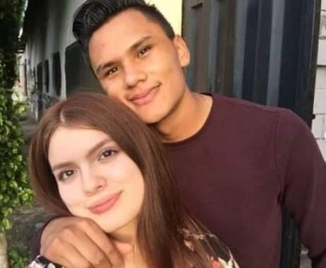 Denil Maldonado junto a su prometida Iving Bruni.