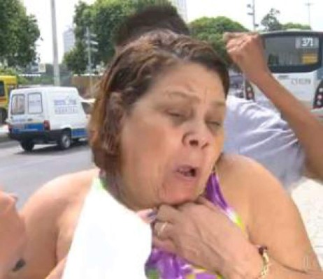 Video: Asaltan a mujer mientras la entrevistaban