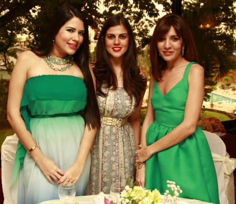 Astor Quintana y Giselle Gonzales celebran por su amor y su hija