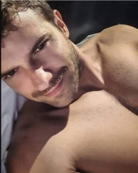 <a href='https://www.laprensa.hn/espectaculos/1387508-410/pablo-alboran-confiesa-homosexualidad-lgbtq' style='color:red;text-decoration:underline' target='_blank'>Pablo decidió “salir del clóset” para apoyar a otros que no la tienen tan fácil al momento de hablar de su sexualidad. </a>