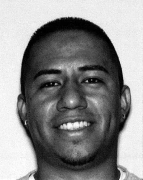 Iván González es buscado por delitos de narcotráfico y homicidio. El 17 de febrero de 2011 una casa en la ciudad de Lilburn explotó cuando en su interior estaban fabricando metanfetaminas.<br/>