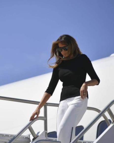 La visita de Melania a McAllen se vio opacada por su elección de vestuario, pues usó una chaqueta en cuya espalda se leía: 'Realmente no me importa. ¿Y a ti?', generando indignación en EEUU.