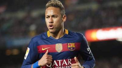 Neymar volará a París en las próximas horas para formalizar traspaso al PSG.