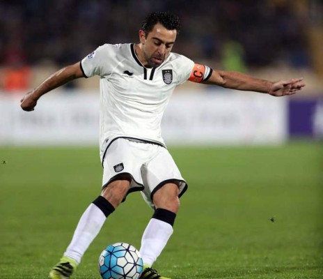 ¡CLASE INTACTA! El golazo de Xavi Hernández en la Liga de Catar