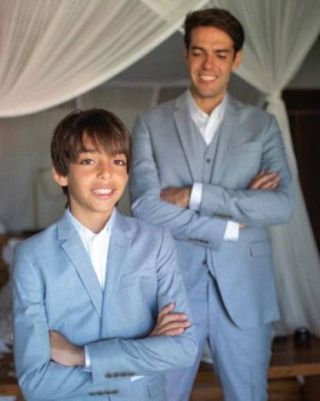 'Mi mejor amigo' escribió Kaká en esta foto en la que posa junto a su primogénito Luca, luciendo el mismo look.
