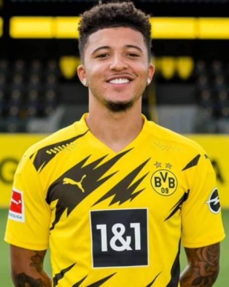 Jadon Sancho continúa en el radar del Mánchester United. El extremo inglés quiere salir de Alemania, pero su ficha es alta. El club que quiera sumarlo deberá pagar más de 150 millones de euros.